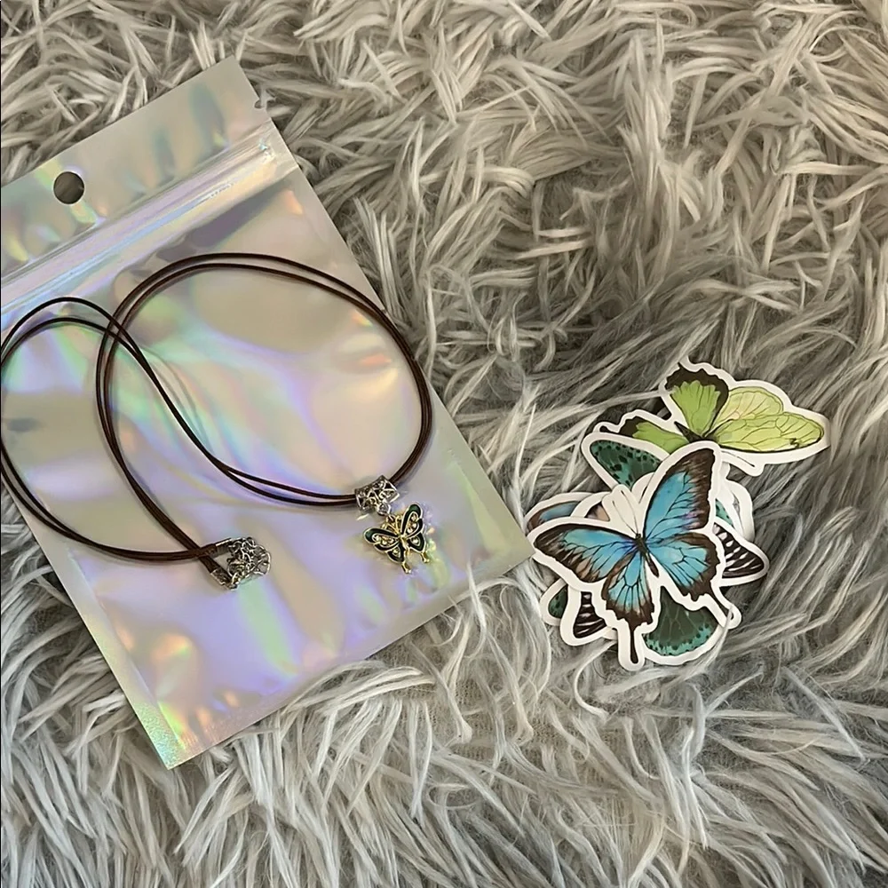 Vintage Bohemian Handmade Butterfly Pendant Necklace - Picture 4 of 4